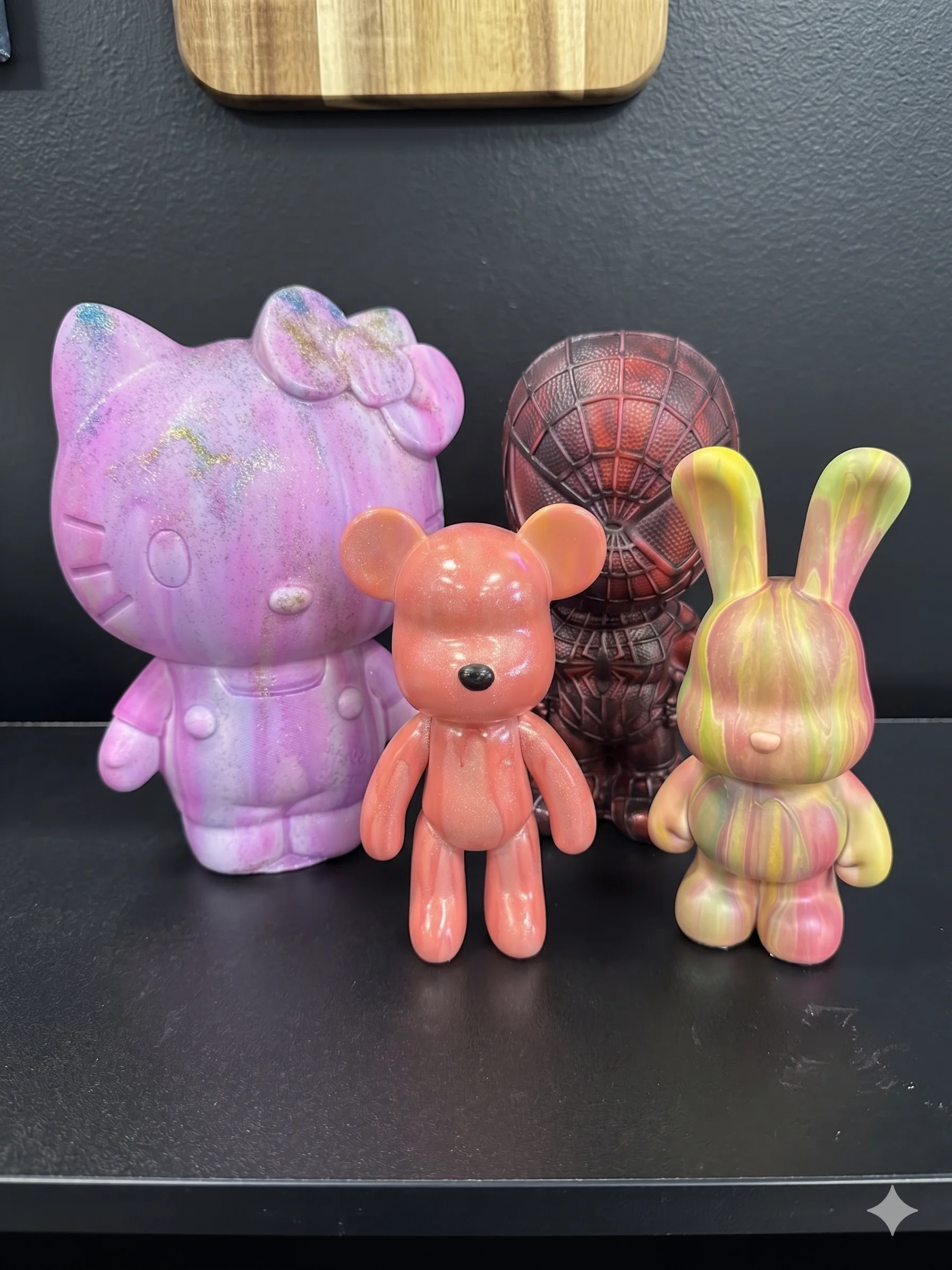 Custom painted fluid art figurine at Hawaii Fluid Art