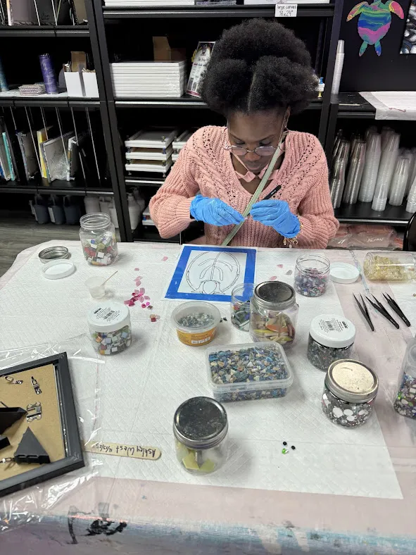 Solo Creator Mosaic Resin Frame Session in Johns Creek at Hawaii Fluid Art